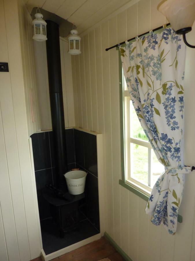 The Buteland Stop Rosie Off Grid Shepherds Hut Bellingham Bagian luar foto